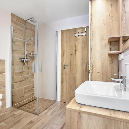 Apartmán Moderně Zařízený S Garážovým Stáním *