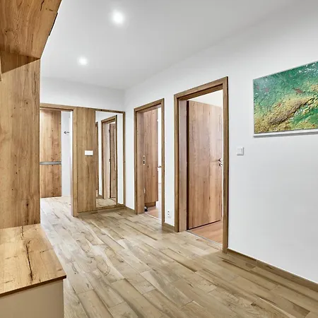 C L E A N O V E C By Mountain Ways Апартаменты Лоучна-под-Клиновцем