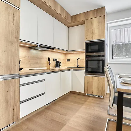 Apartmán Moderně Zařízený S Garážovým Stáním Loučná pod Klínovcem