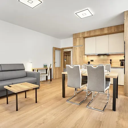 Moderně Zařízený S Garážovým Stáním Loučná pod Klínovcem