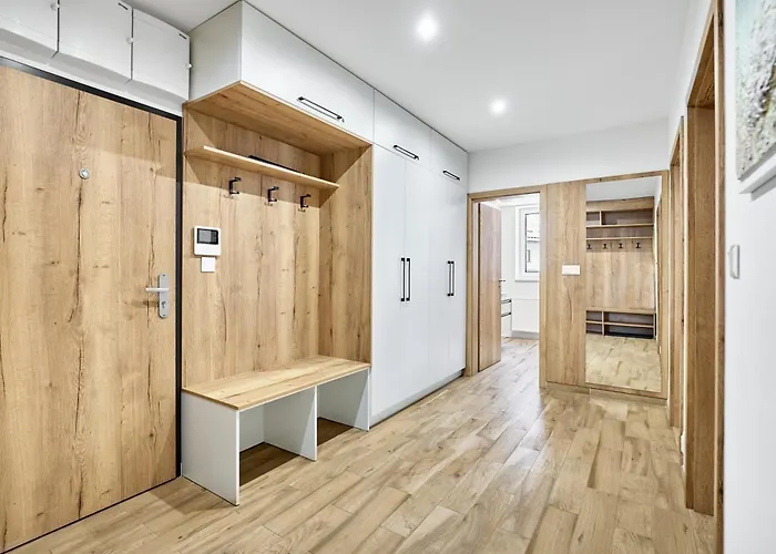 Apartment C L E A N O V E C By Mountain Ways